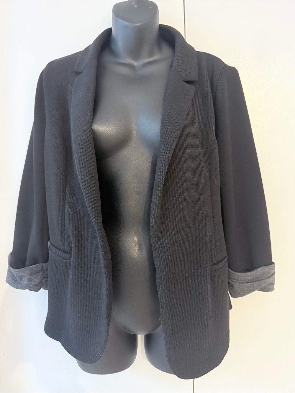 Skies Are Blue, Black Open-Front Women's Blazer Jacket
